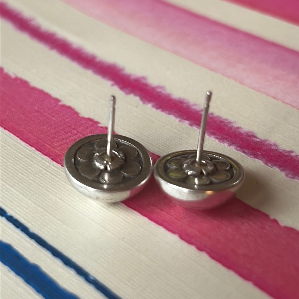 Pair of Silver round Earrings, dome shaped - Picture 4 of 6